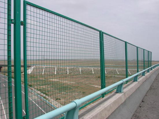 Railway fence mesh  introduction