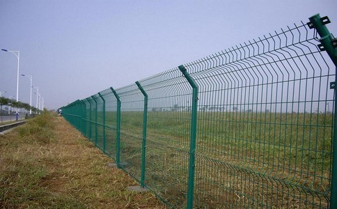 Bilateral fence installation