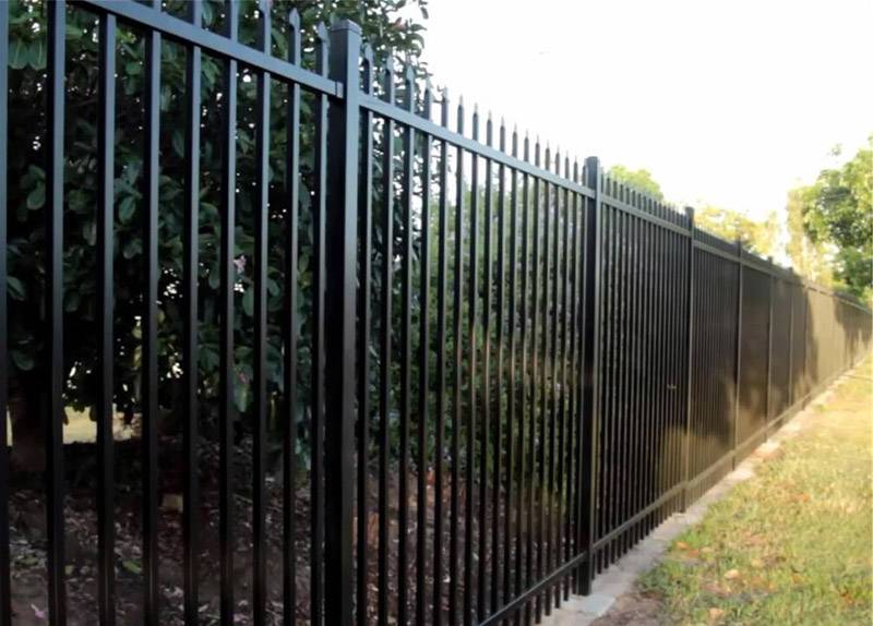 How to prevent iron fences from rusting