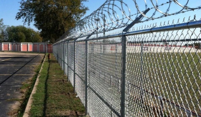 Chain Link Fence2.jpg