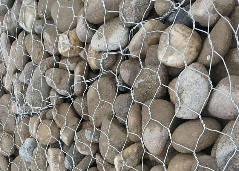 The steel wire mesh cage